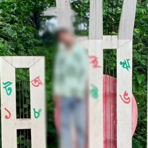 মানিকগঞ্জে শহীদ মিনারে ঝুলছিল কিশোরের মরদেহ