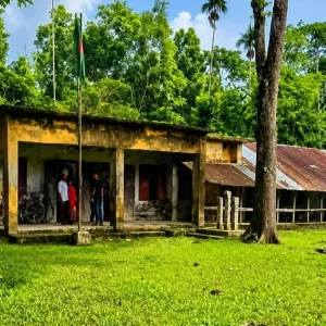 ১১ শিক্ষকের ১১ পরীক্ষার্থী, পাস করা একমাত্র শিক্ষার্থীর নামই জানেন না কেউ