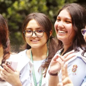 ইংরেজি ও গণিতের ‘ধাক্কায়’ বিপর্যয়