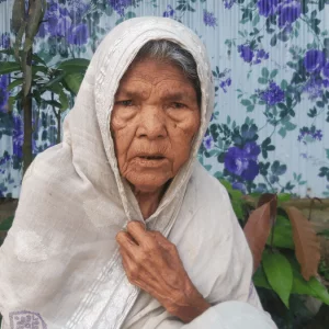 ৭৮ বছর বয়সেও মেলেনি বোচন বিয়ার বিধবা ভাতার কার্ড