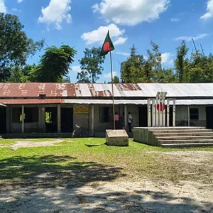 ইসলামপুরে ৩ শিক্ষার্থীর জন্য ৯ শিক্ষক, সবাই ফেল
