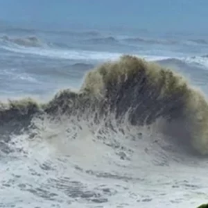 সমুদ্রবন্দরে ৩ নম্বর সতর্ক সংকেত