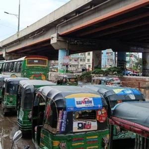 তীব্র গ্যাস সংকটে অচল ফিলিং স্টেশন, বাসাবাড়িতে ভোগান্তি