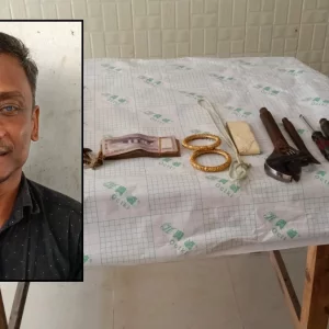 গৃহবধূকে বেঁধে স্বর্ণালংকার ও টাকা লুটের ঘটনায় ‘শীর্ষ ডাকাত রোকন’ গ্রেপ্তার