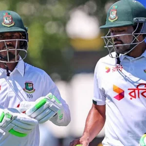১৭ রানে পিছিয়ে থেকে মধ্যাহ্ন বিরতিতে বাংলাদেশ, চাপে অস্ট্রেলিয়া