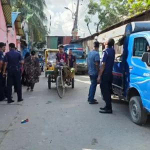 মাদক কারবারিদের সঙ্গে পুলিশের গোলাগুলি, আহত ৪