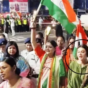 কলকাতার রাজপথে মিছিলে জয়া আহসান, সামাজিক মাধ্যমে সমালোচনার ঝড়