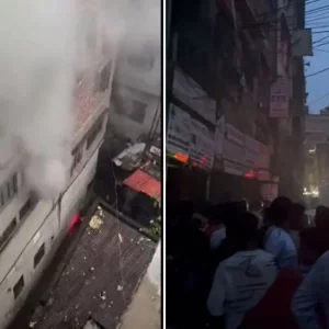 বংশালে হেলমেটের গোডাউনে আগুন, ৭ ইউনিটের দুই ঘণ্টার প্রচেষ্টায় নিয়ন্ত্রণে