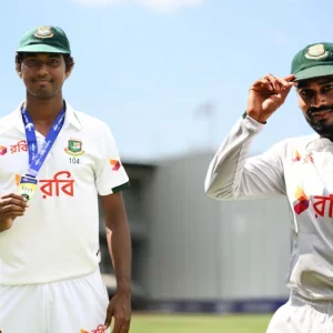অস্ট্রেলিয়াকে উড়িয়ে রেকর্ড বুকে হাসান-মিরাজ
