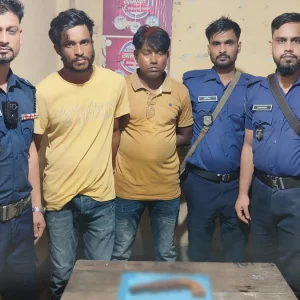 কক্সবাজার শহরে অস্ত্রসহ দুই যুবক আটক