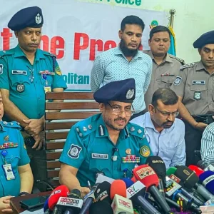 রংপুরের আলোচিত পুলিশ কমিশনারসহ ১৭ কর্মকর্তাকে বদলি