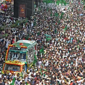 জশনে জুলুসে লাখো মানুষের সমাগম, উৎসবমুখর চট্টগ্রাম