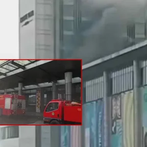 সেন্টার পয়েন্ট শপিং মলের ফুডকোর্টে আগুন, নিয়ন্ত্রণে ফায়ার সার্ভিস