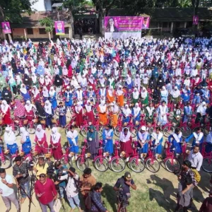 জাইমা রহমানের জন্মদিনে ৫৪৮ ছাত্রী পেলেন সাইকেল, চক্ষুসেবা ৪ হাজার মানুষকে