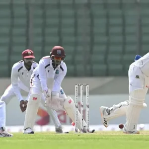 ডাক মারলেন তানজিদ-হৃদয়, ব্যাটিং বিপর্যয়ে বাংলাদেশ