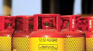 ১২৫০ টাকার এলপিজির দাম ২ হাজার টাকা
