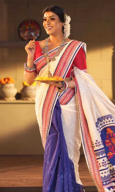 বাতাসে পূজার সুবাস