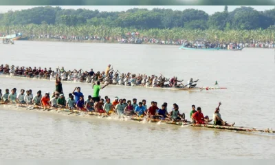 গড়াই নদীতে নৌকাবাইচ
