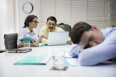 দিনে স্বল্প সময় ঘুমানোর উপকারিতা