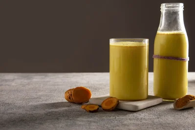 যেভাবে তৈরি করবেন হলুদমিশ্রিত পানি