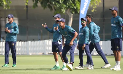 দক্ষিণ আফ্রিকার বিপক্ষে ম্যাচকে সামনে রেখে সোমবার অনুশীলনে বাংলাদেশ দল। ছবি: বিসিবি