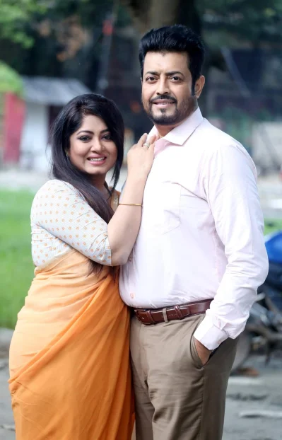 ওমর সানী ও মৌসুমী।