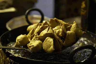 ভাজাপোড়া খাবারে ক্যালরির মাত্রা অনেক বেড়ে যায়, যা ক্ষতিকর 
