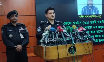 সংবাদ সম্মেলনে ব্রিফ করছেন সংবাদ সম্মেলনে র&zwnj;্যাব-৩-এর অধিনায়ক (সিও) লে. কর্নেল রাকিবুল হাসান 