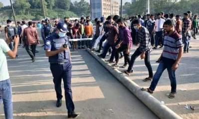 কক্সবাজারে টায়ার জ্বেলে-পিলার ফেলে সড়ক অবরোধ
