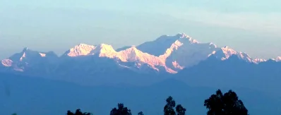 পঞ্চগড় ও তেঁতুলিয়া থেকে দেখা যাচ্ছে দৃষ্টিনন্দন কাঞ্চনজঙ্ঘা।