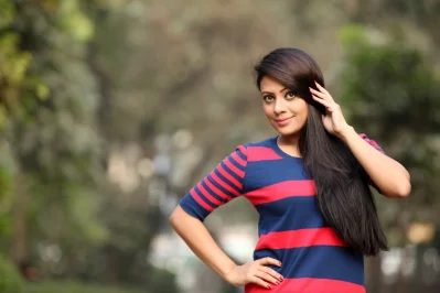 শীতে সুন্দর ঝলমলে একরাশ ঘনকালো চুল কে না চয়!