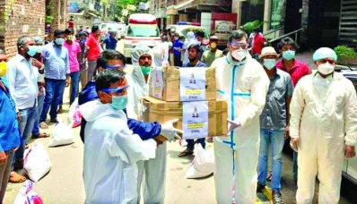 করোনাকালীন সুরক্ষা সামগ্রী বিতরণ করছে যুবলীগ 
