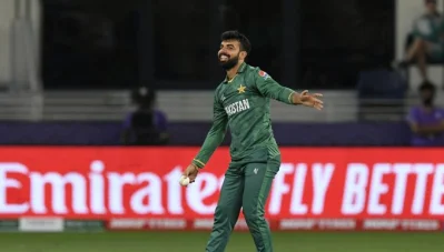পাক বোলারদের মধ্যে একমাত্র সফল ছিলেন শাদাব খান