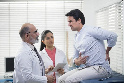 কোমর ব্যথার জন্য চিকিৎসকের পরামর্শ ছাড়া কোনো ওষুধ খাবেন না