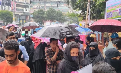 বৃষ্টিতে ভোগান্তি পোহাতে হয়েছে পরীক্ষায় অংশ নিতে আসা শিক্ষার্থীদের