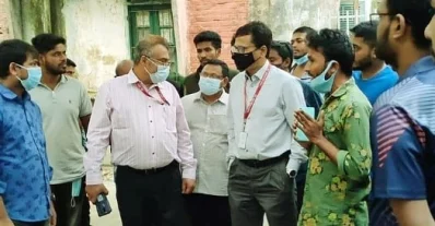 ঢাকা কলেজের আবাসিক হলসমূহ পরিদর্শন করেন শিক্ষক-কর্মকর্তারা। ছবি: সংগৃহীত