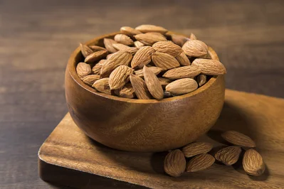 ওজন কমাতেও এই বাদাম বিশেষ ভূমিকা রাখে