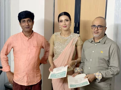 শনিবার সিনেমাটিতে চুক্তি স্বাক্ষর করেছেন মিম।