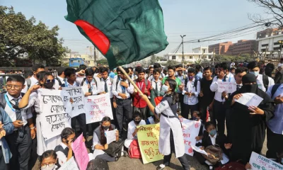 রাজধানীতে আন্দোলনরত শিক্ষার্থীরা