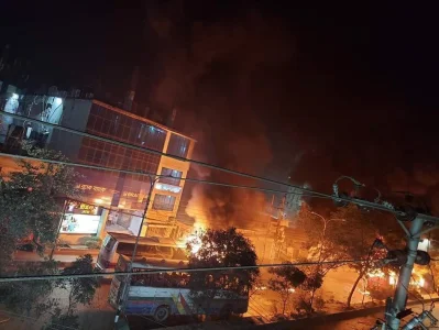 রামপুরায় একাধিক বাসে আগুন 