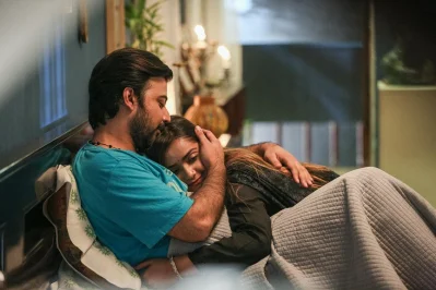 নারীরা সবসময় ভালোবাসা চায়। তারা খুব করে চায় কেউ একজন তাকে আগলে রাখুক, যত্নে রাখুক সারাটা জীবন