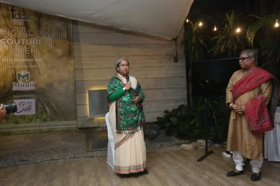 ফ্যাশন উইকটি প্রধান অতিথি হিসেবে উদ্বোধন করেন শিক্ষামন্ত্রী ডা. দীপু মনি