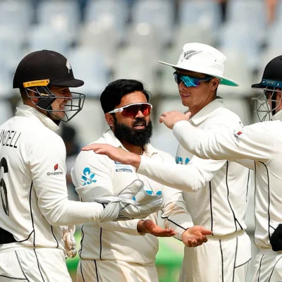 এজাজ প্যাটেলকে নিয়ে সতীর্থদের উল্লাস