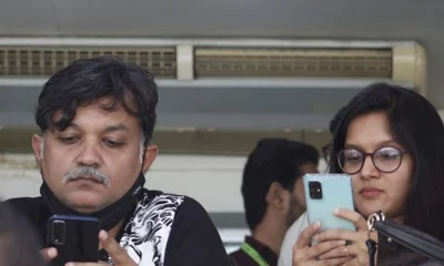 মিরপুর শেরে বাংলা ক্রিকেট স্টেডিয়ামে খেলা দেখতে যান রাফিয়াত রশিদ মিথিলা ও সৃজিত মুখার্জি। ছবি: সংগৃহীত