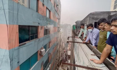 আর কে টাওয়ারে আগুন। ছবি: আব্দুল গণি