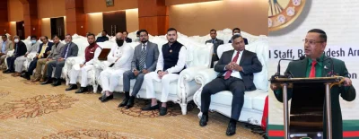 মধ্যাহ্নভোজের আয়োজনে বক্তব্য রাখছেন লে. জেনারেল আতাউল হাকিম সারওয়ার হাসান। ছবি: আইএসপিআর