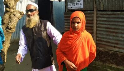 মেম্বার পদে লড়ছেন দৃষ্টি প্রতিবন্ধী ফালু মিয়া।
