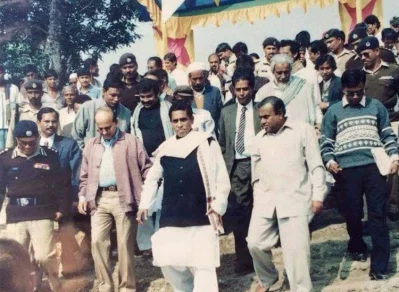 আনোয়ার হোসেন মঞ্জুর সঙ্গে আব্দুর রাজ্জাক