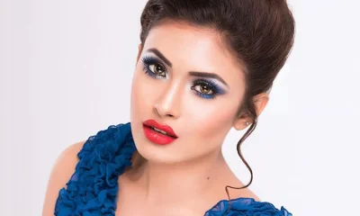 ল্যাশ যত হালকা হবে, ততই তা ন্যাচারাল লাগবে