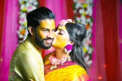 সংগীতশিল্পী ইলিয়াসের সঙ্গে অভিনেত্রী সুবাহ শাহ হুমায়রা। 